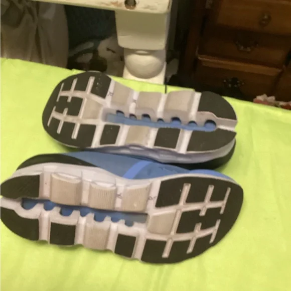 - OC  sneakers Sz 11 - Picture 9 of 11